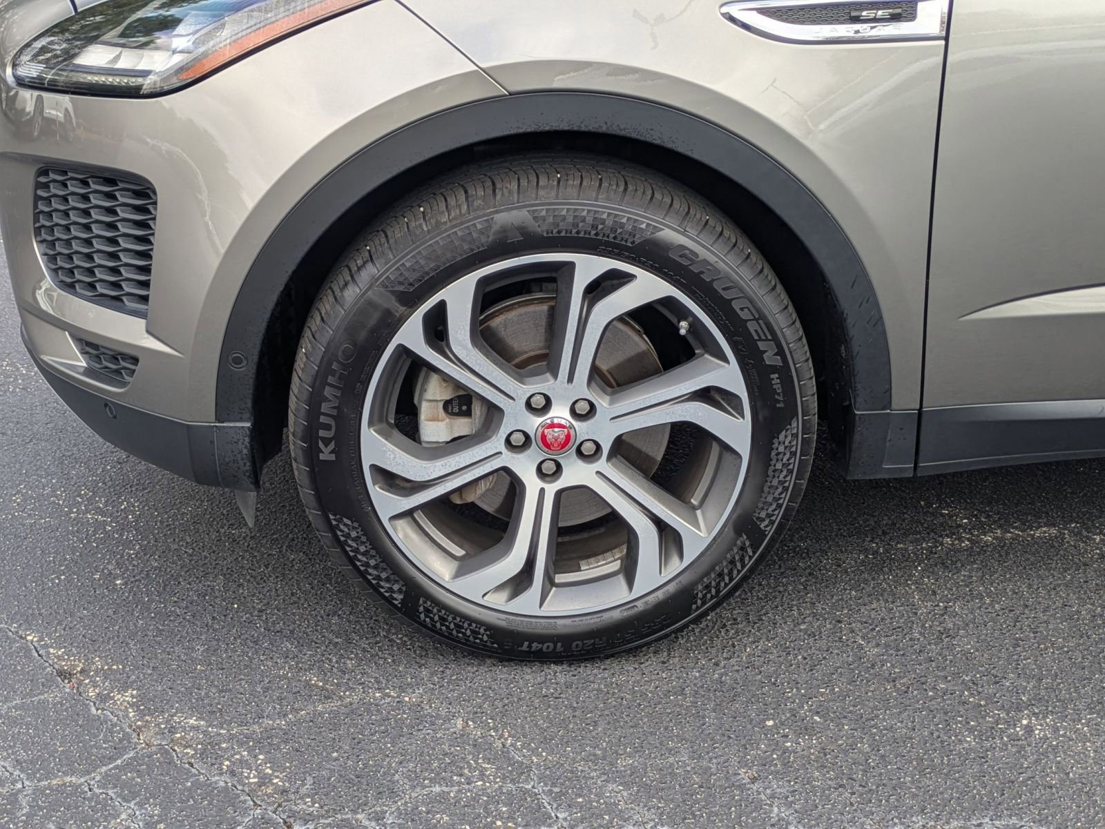 Used 2020 Jaguar E-PACE SE image 33