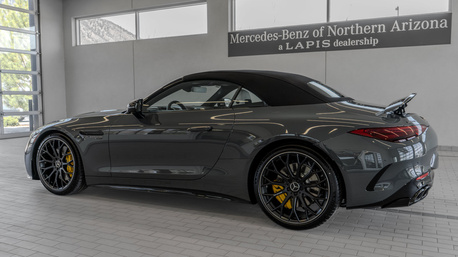 Used 2026 Mercedes-Benz SL 63 AMG 4MATIC image 14