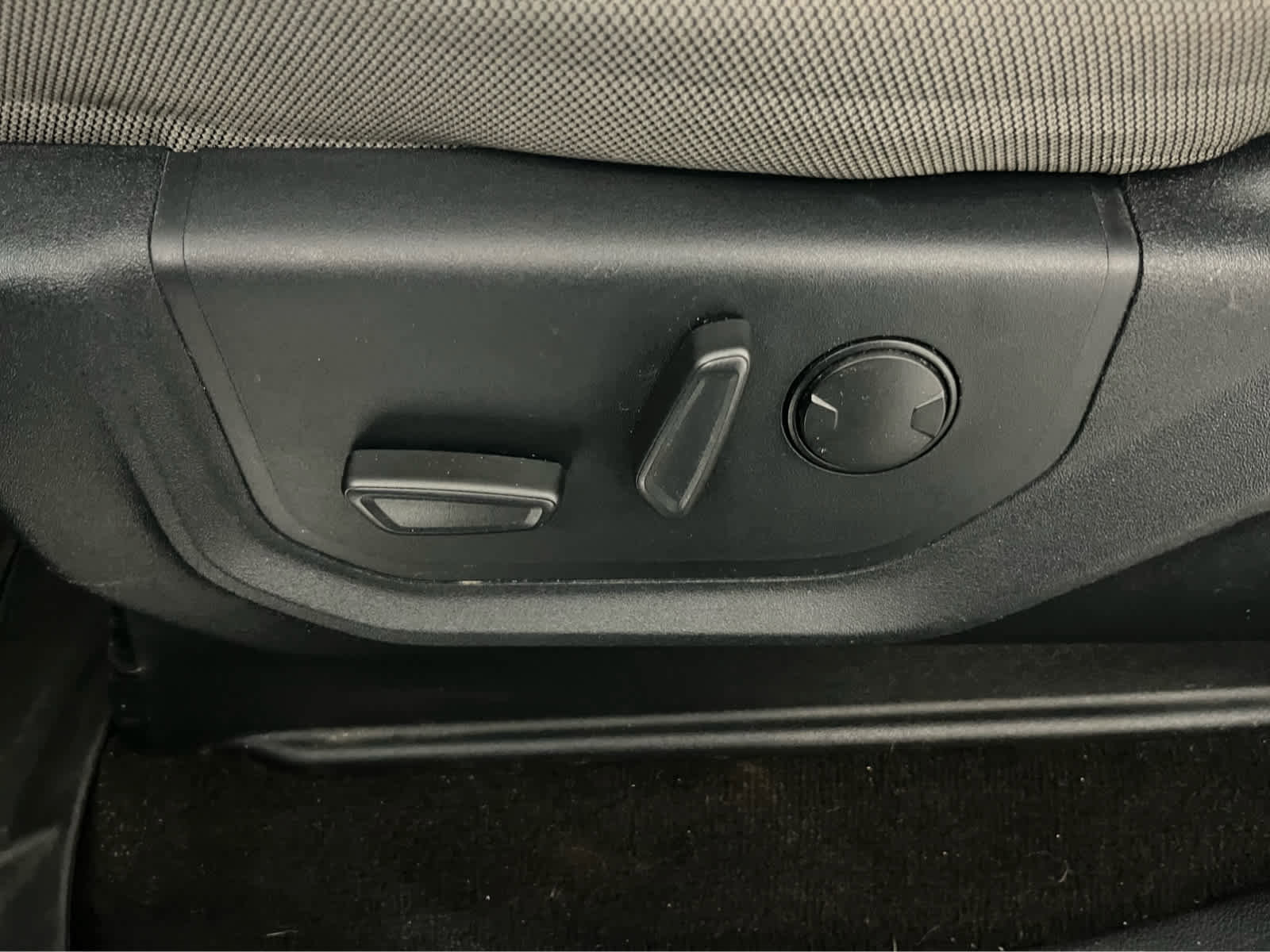 Used 2020 Ford F150 XLT w/ Equipment Group 302A Luxury AWD/4WD image 18