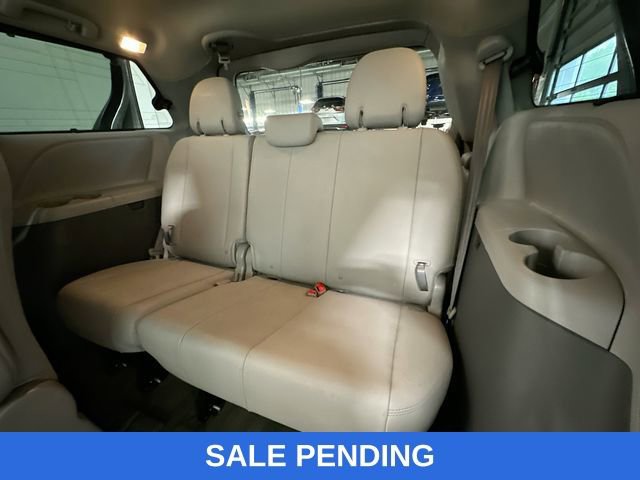 Used 2017 Toyota Sienna XLE Premium FWD image 21