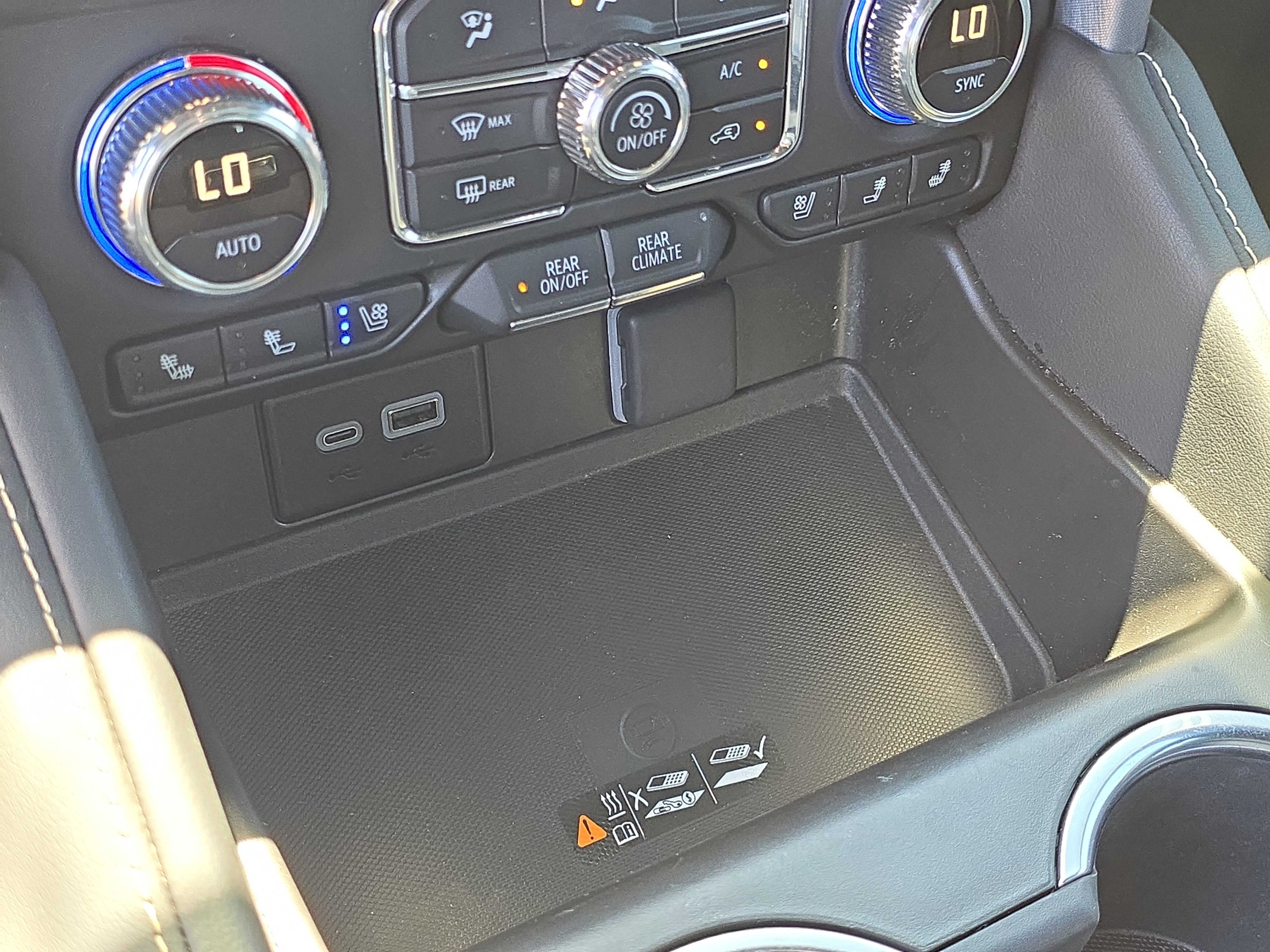 Used 2023 GMC Yukon SLT w/ SLT Luxury Package AWD/4WD image 28