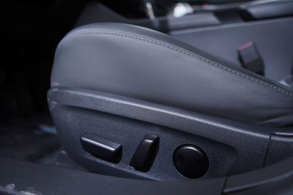 Used 2023 MAZDA MAZDA3 s image 18