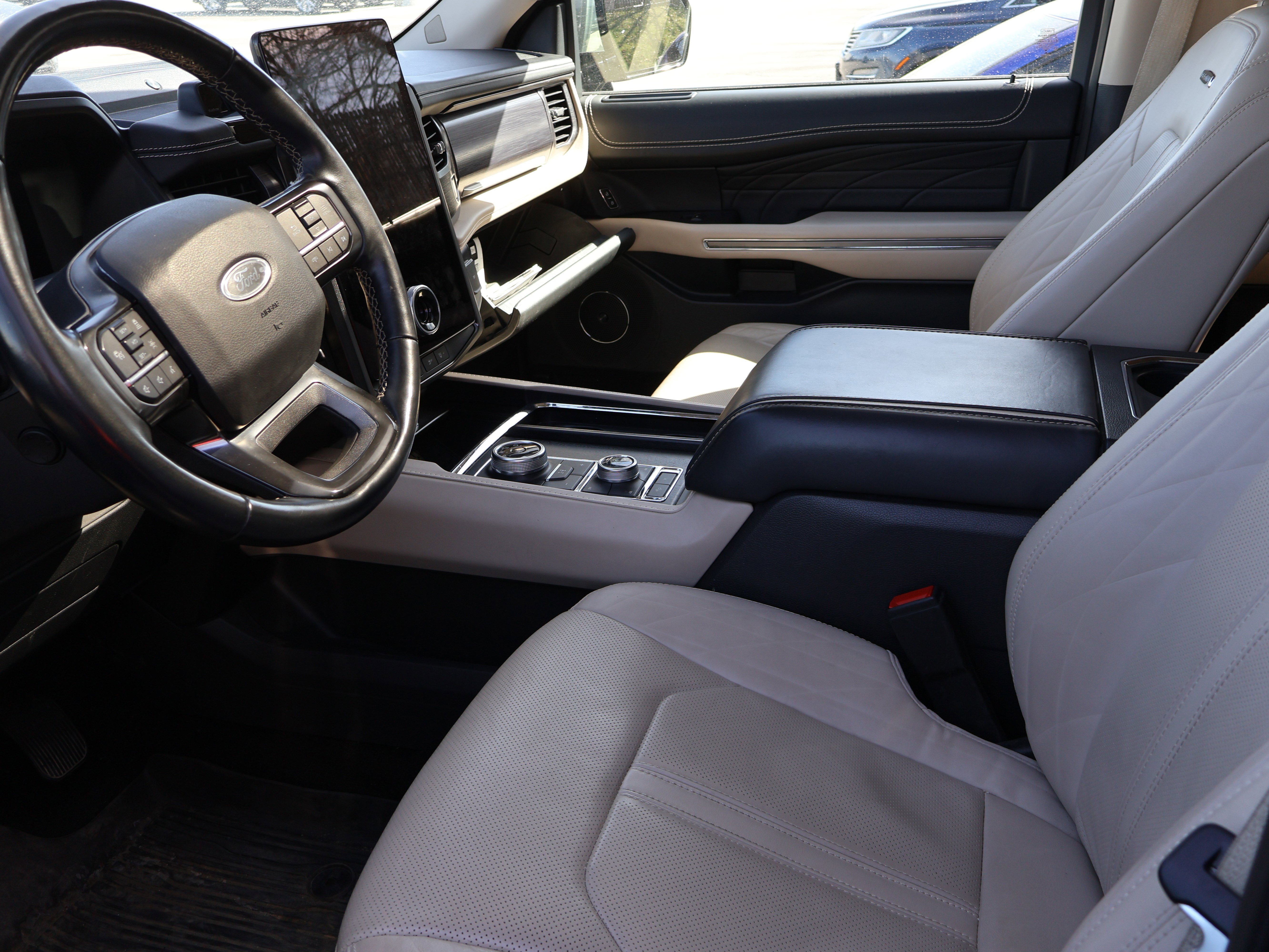 Used 2022 Ford Expedition Platinum image 38