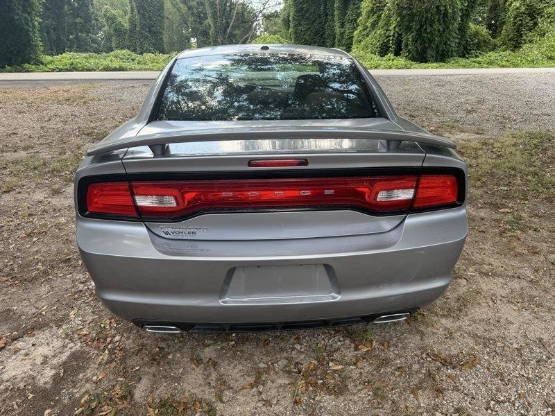 Used 2013 Dodge Charger SE w/ Connectivity Group RWD image 3