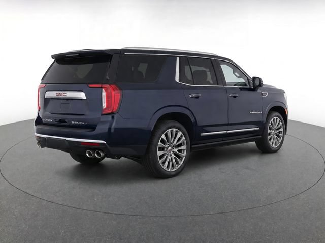 Used 2024 GMC Yukon Denali w/ Advanced Technology Package AWD/4WD image 4