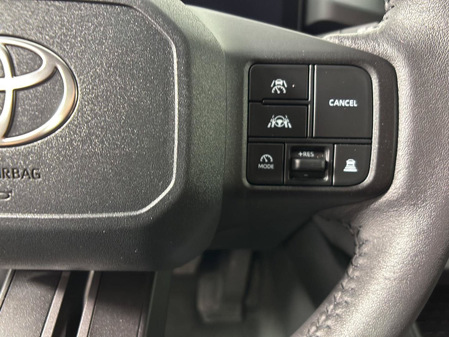 Used 2026 Toyota RAV4 XLE Premium AWD/4WD image 33