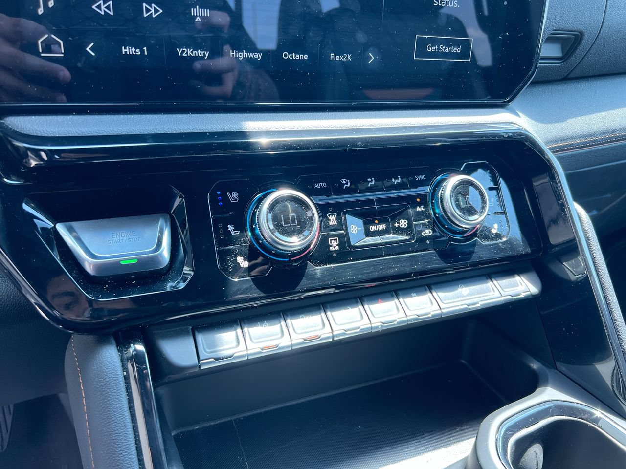 Used 2025 GMC Sierra 2500 AT4 AWD/4WD image 24