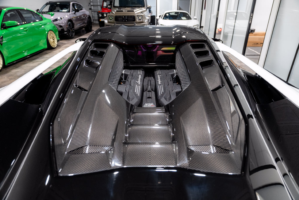 Used 2025 Lamborghini Revuelto AWD/4WD image 33