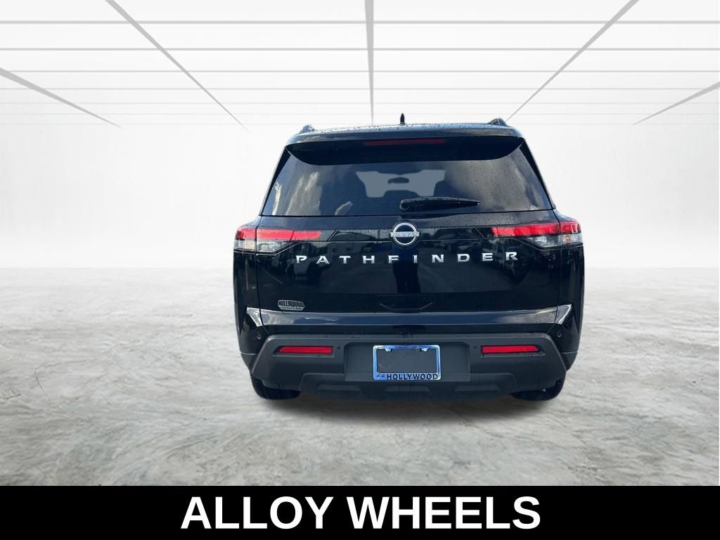 Used 2025 Nissan Pathfinder SV image 6