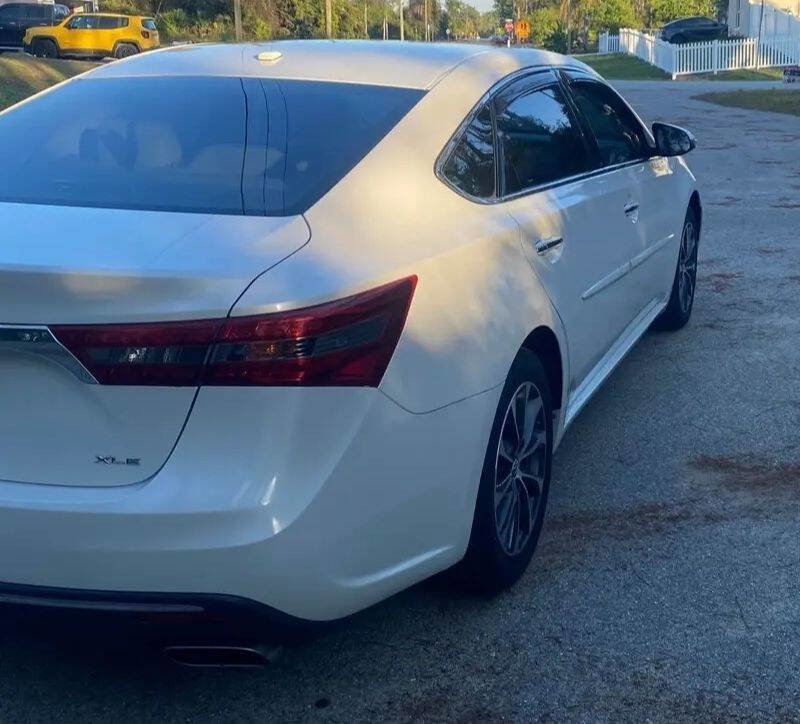 Used 2016 Toyota Avalon XLE Plus image 4