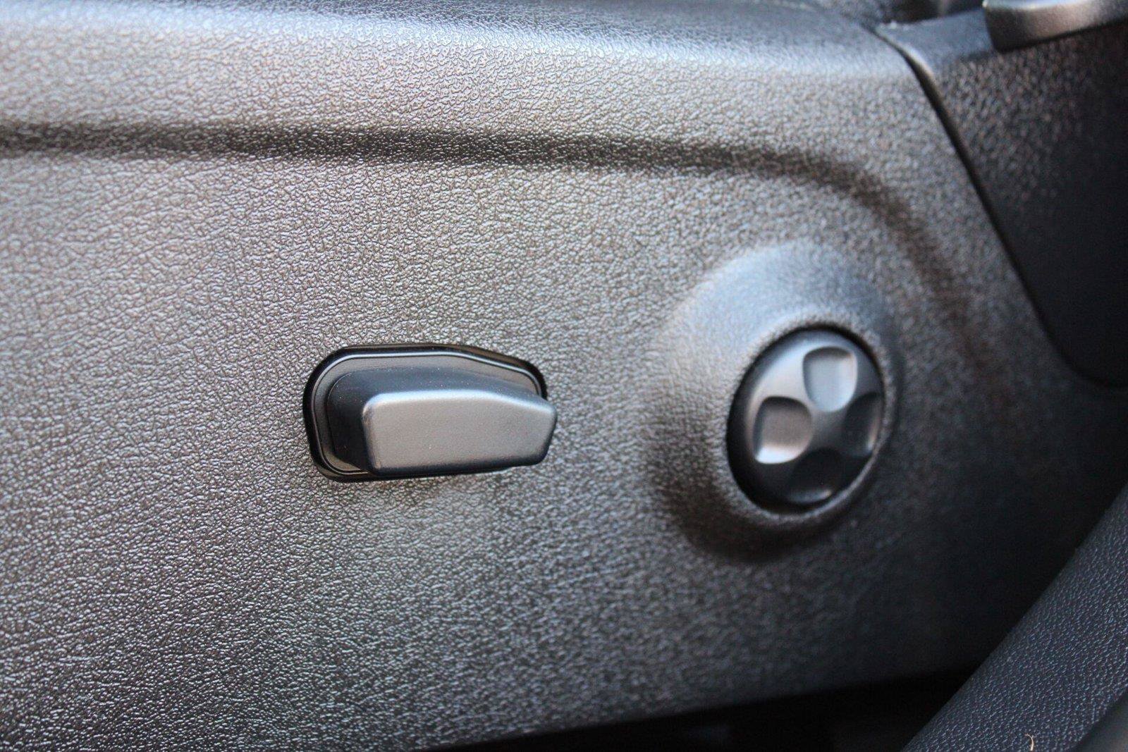 Used 2020 Dodge Journey SE w/ SE Popular Equipment Group FWD image 26