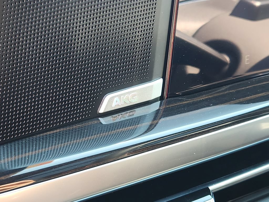 New 2026 Cadillac Escalade ESV Luxury w/ Touring Package AWD/4WD image 18