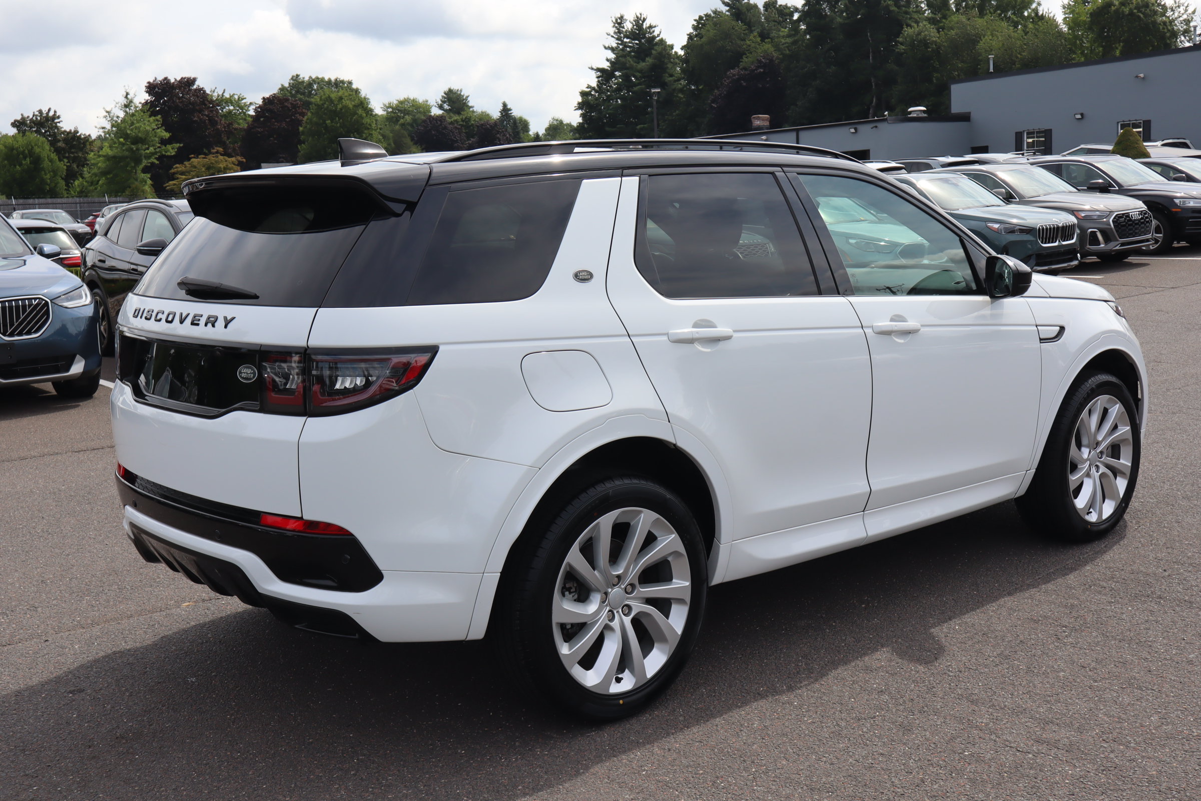 Used 2022 Land Rover Discovery Sport S R-Dynamic AWD/4WD image 5