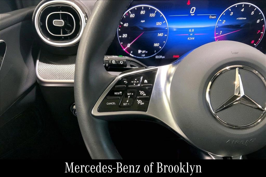 Used 2025 Mercedes-Benz GLC 300 4MATIC image 24