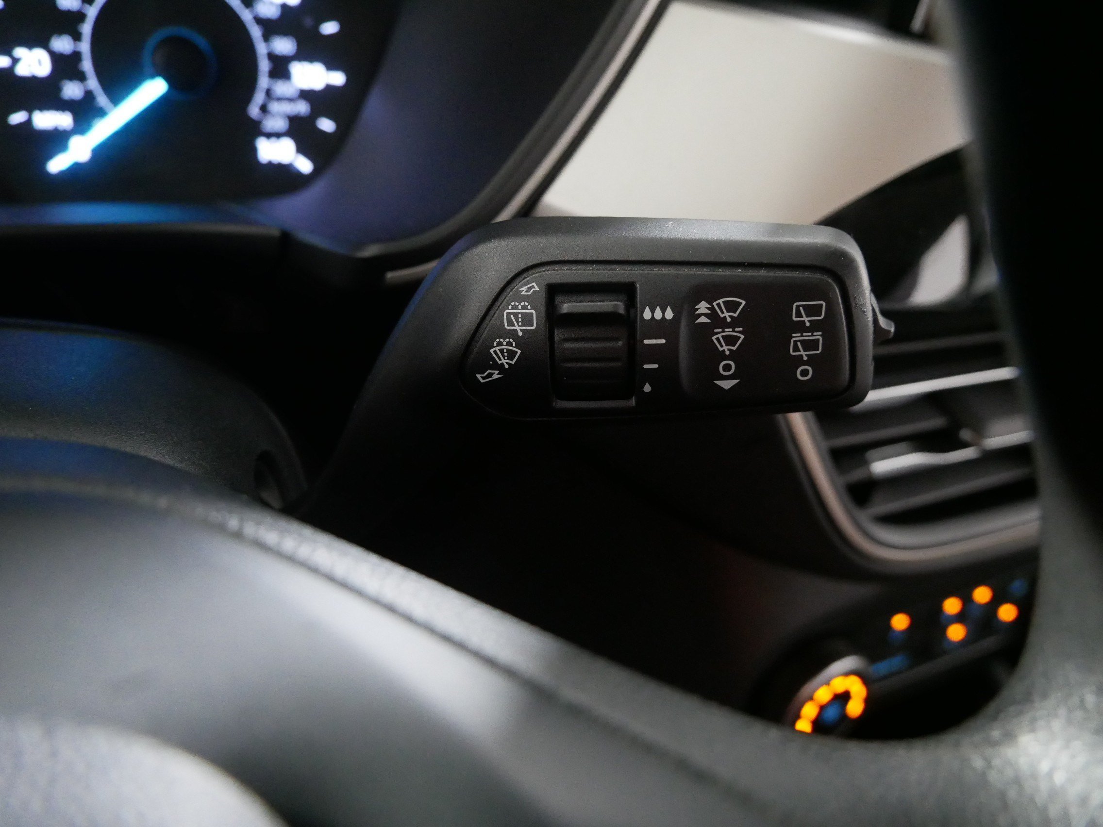 Used 2022 Ford Escape SE FWD image 31