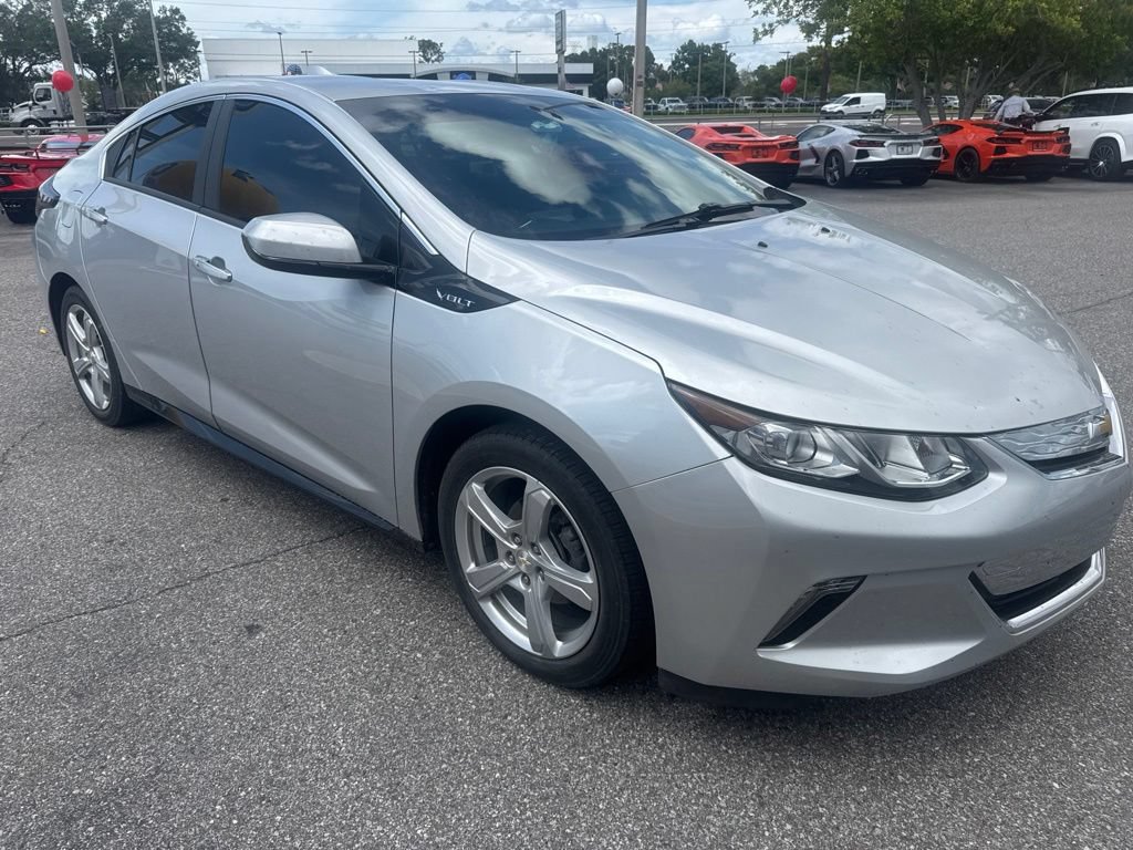 Used 2017 Chevrolet Volt LT FWD image 3