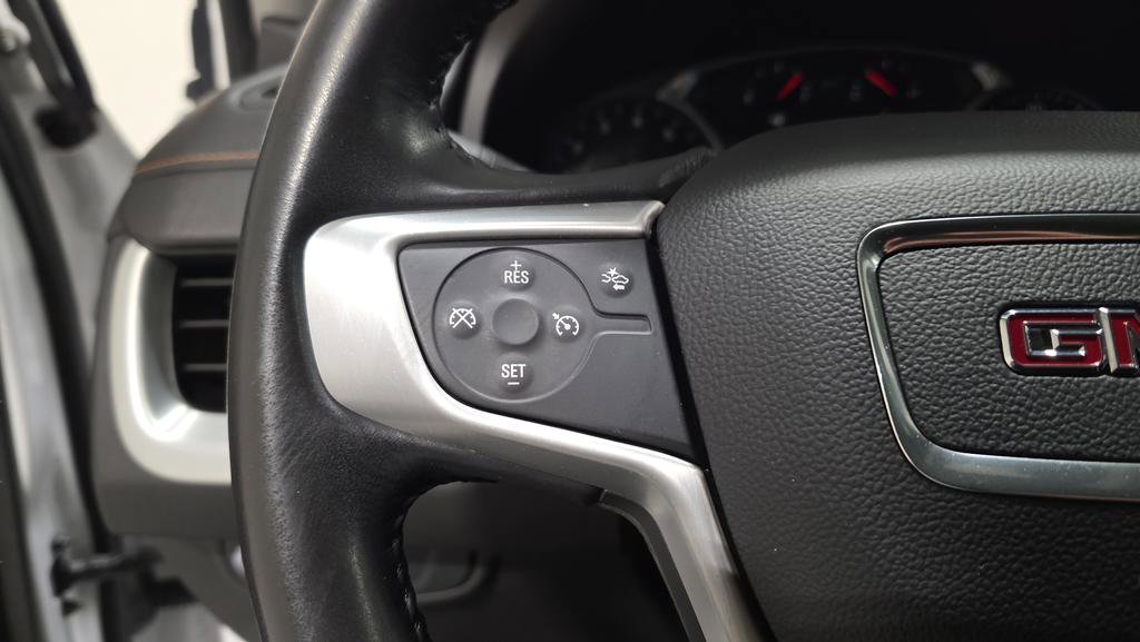 Used 2020 GMC Terrain SLE image 17