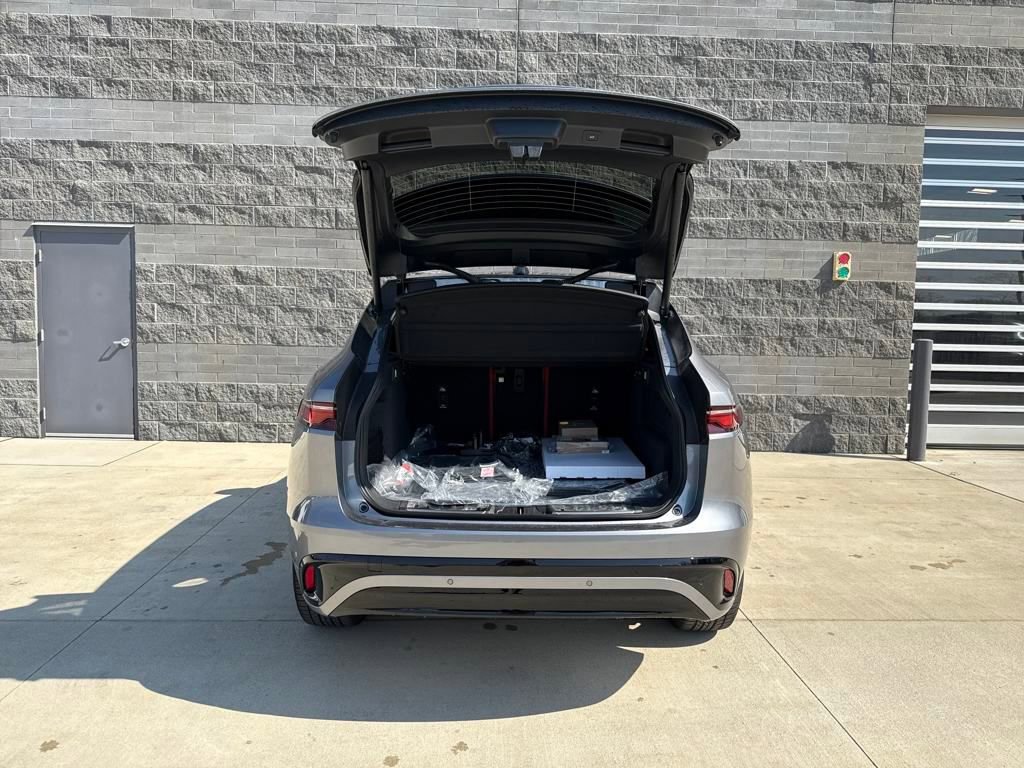 New 2026 Jaguar F-PACE R-Dynamic S image 9