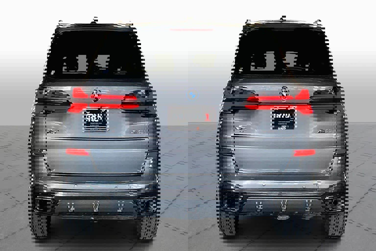 Used 2024 BMW X5 xDrive50e w/ M Sport Package image 4