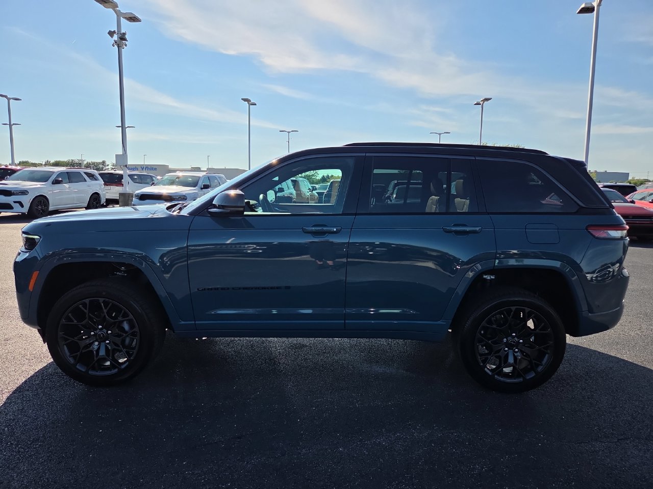 New 2027 Jeep Grand Cherokee Summit AWD/4WD image 30