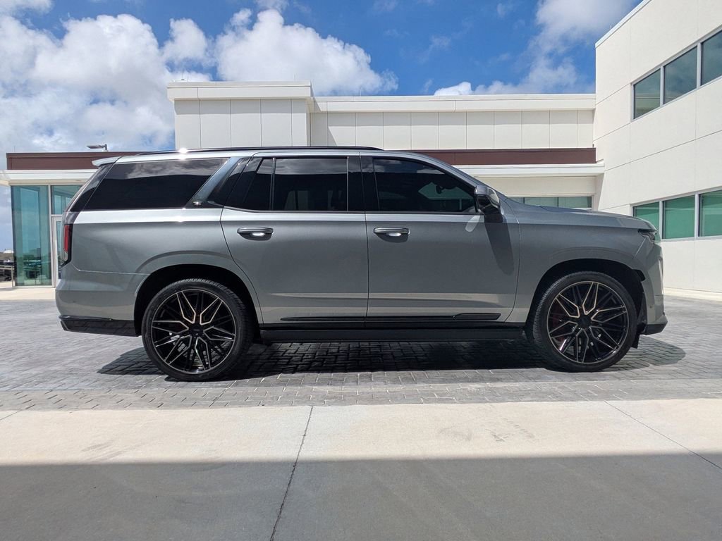 Used 2023 Cadillac Escalade Premium Luxury Platinum image 4