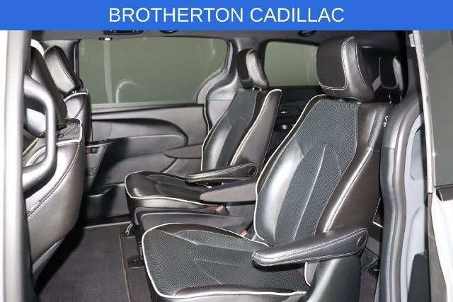 Used 2023 Chrysler Pacifica Limited w/ S Appearance Package FWD image 31