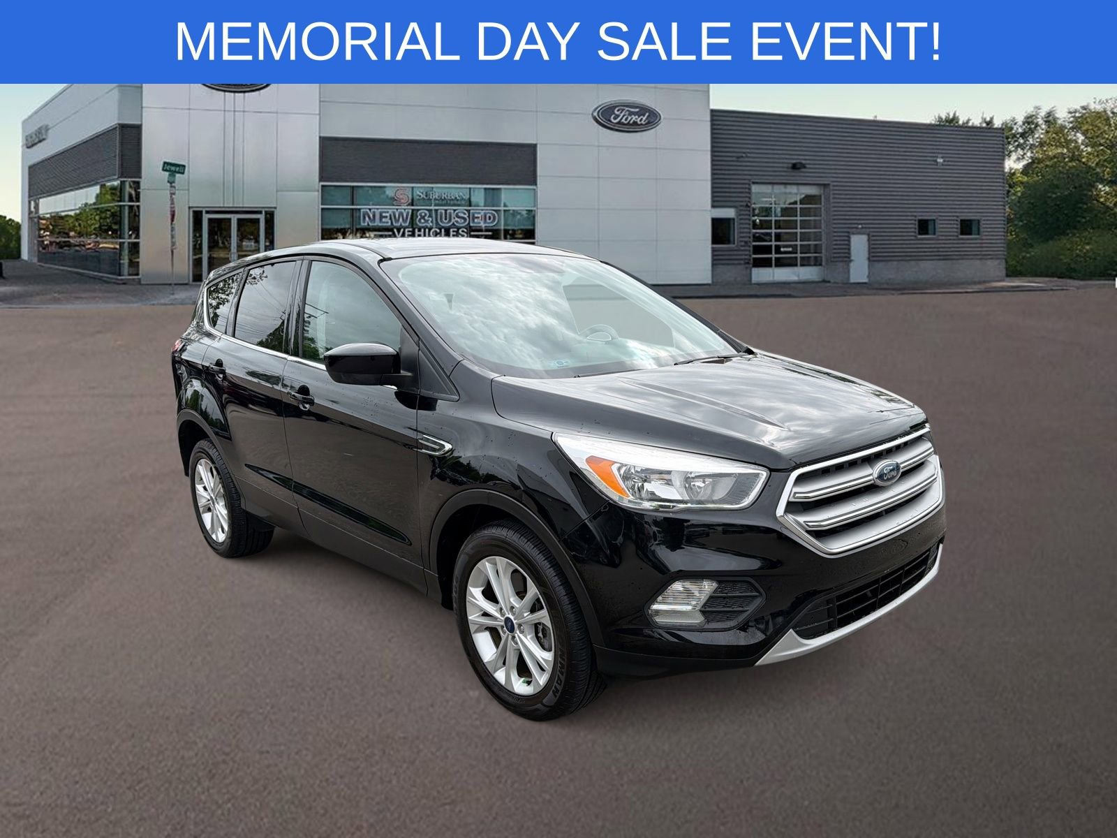 Used 2017 Ford Escape SE AWD/4WD image 2