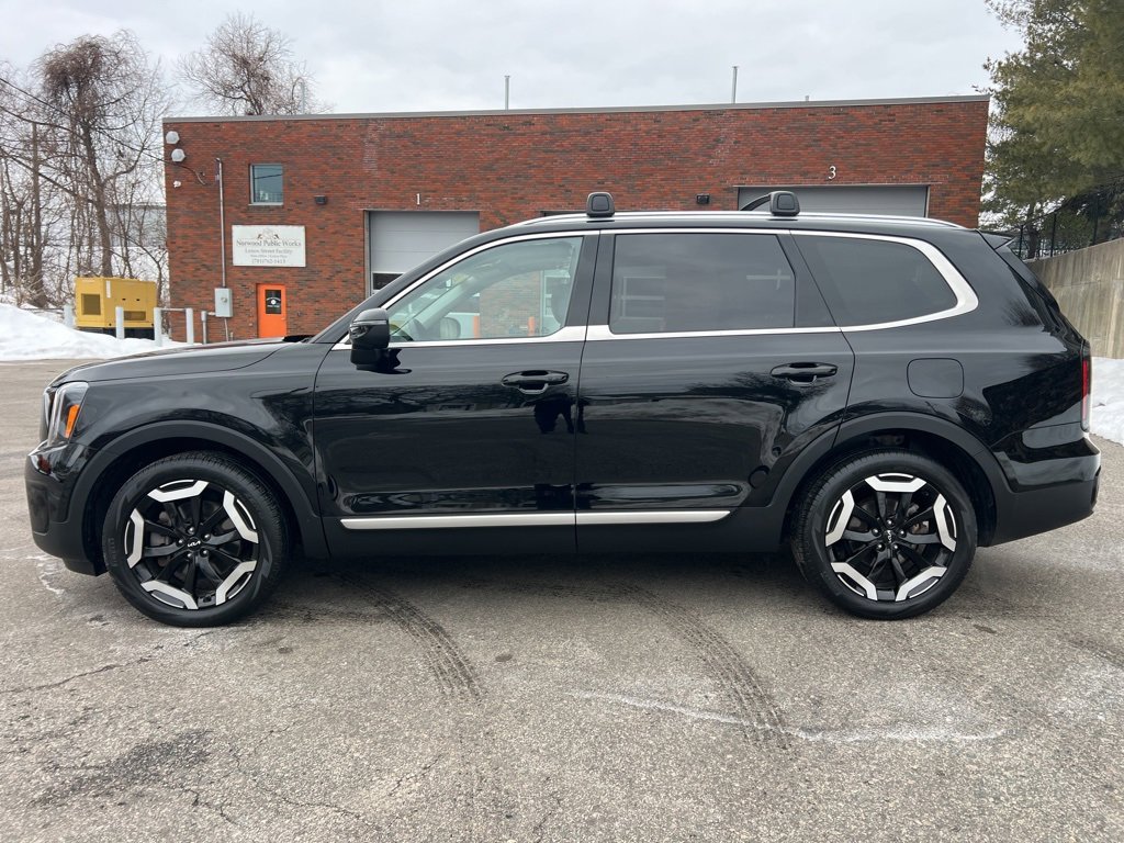 Certified 2023 Kia Telluride EX image 2