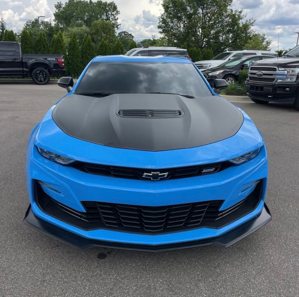 Used 2023 Chevrolet Camaro SS RWD image 3