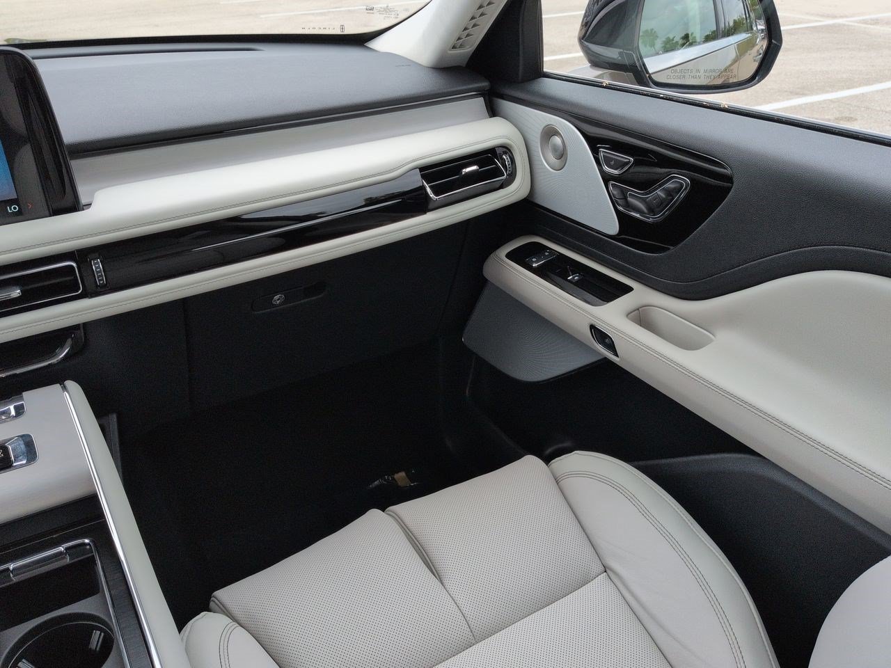 New 2026 Lincoln Aviator Reserve AWD/4WD image 17