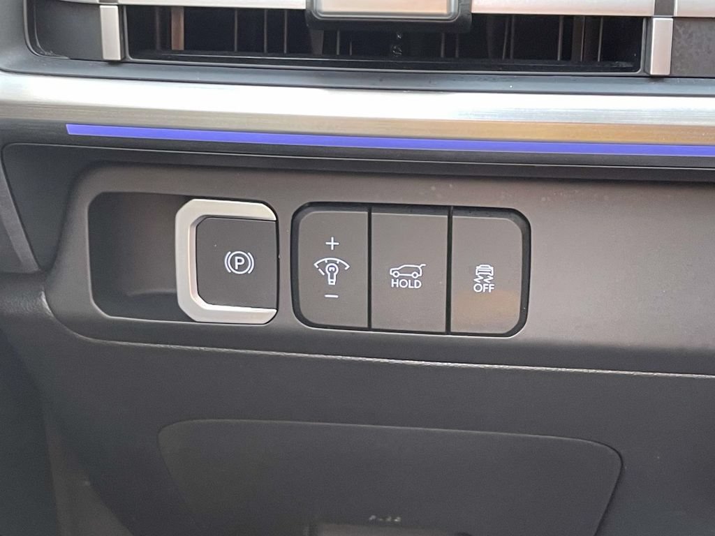 Certified 2025 Hyundai Santa Fe Limited FWD image 20