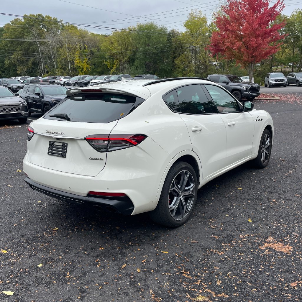 Used 2022 Maserati Levante GT AWD/4WD image 5