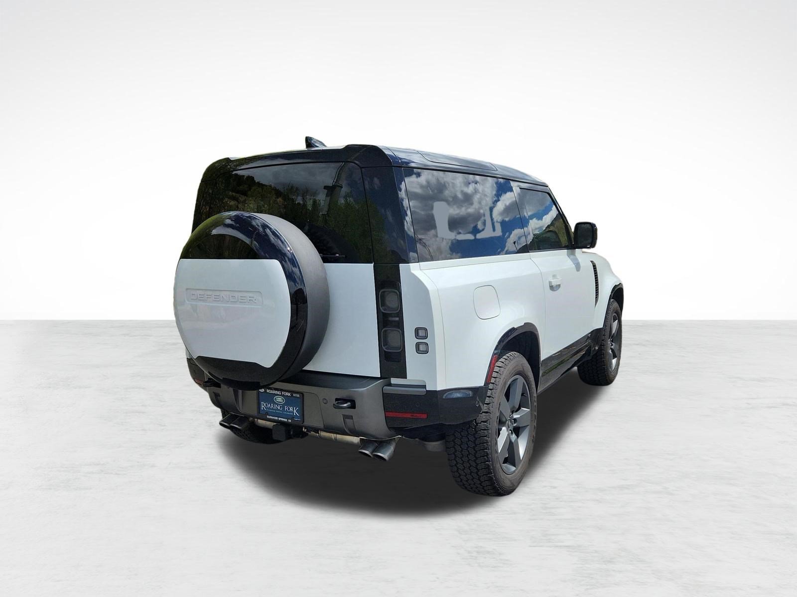 Certified 2025 Land Rover Defender 90 V8 image 8