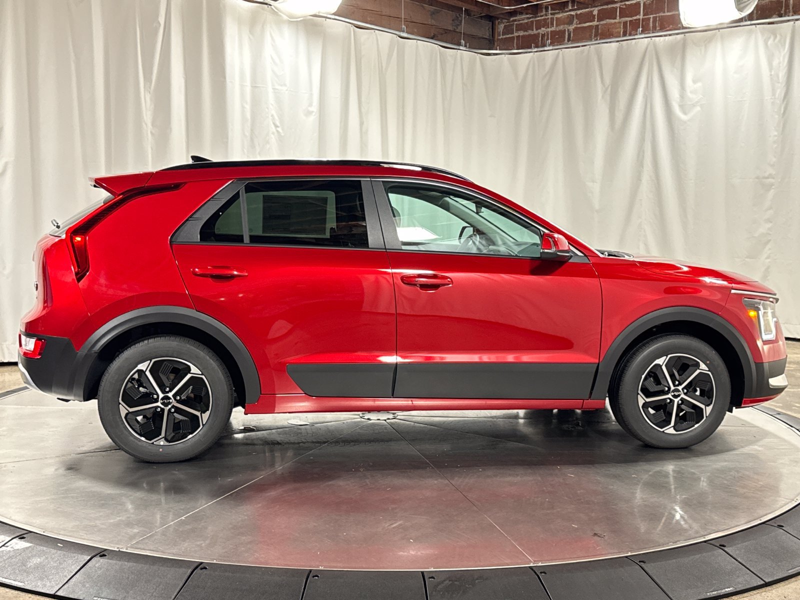 New 2026 Kia Niro FWD image 9