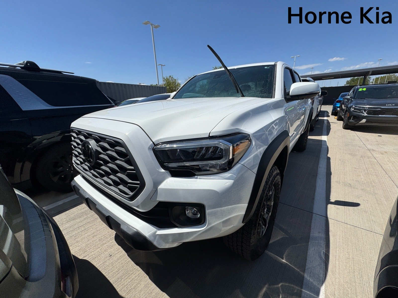Used 2023 Toyota Tacoma TRD Off-Road w/ TRD Premium Off Road Package AWD/4WD image 2