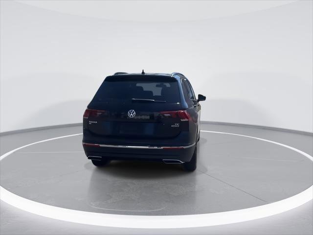 Used 2018 Volkswagen Tiguan SE w/ Panoramic Sunroof Package AWD/4WD image 7