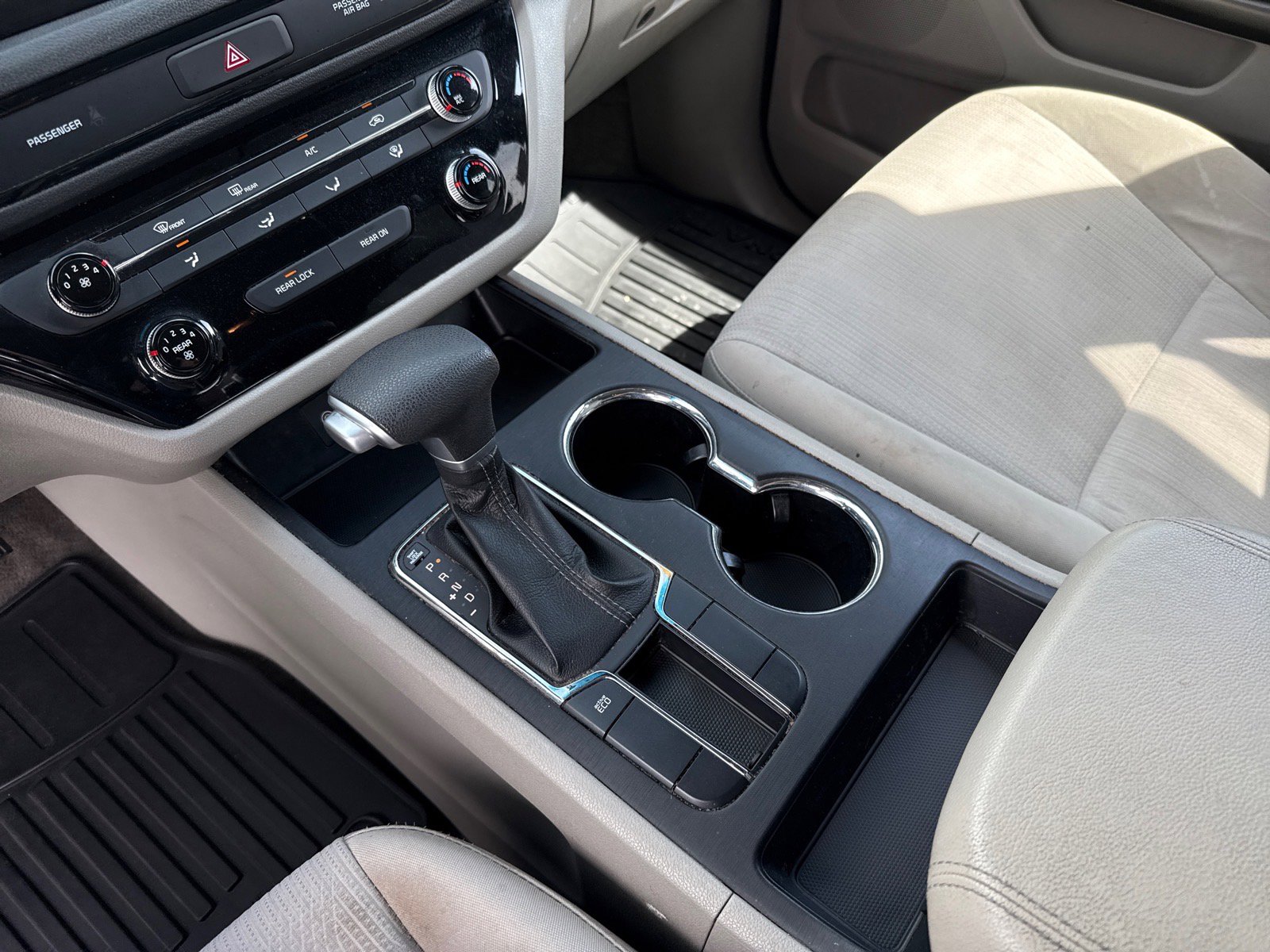 Used 2020 Kia Sedona LX image 21