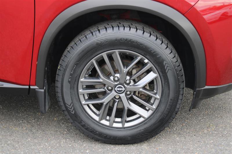 Used 2023 Nissan Rogue S image 9