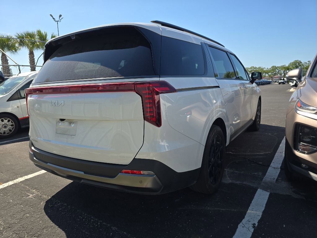 Used 2025 Kia Carnival SX Prestige FWD image 11