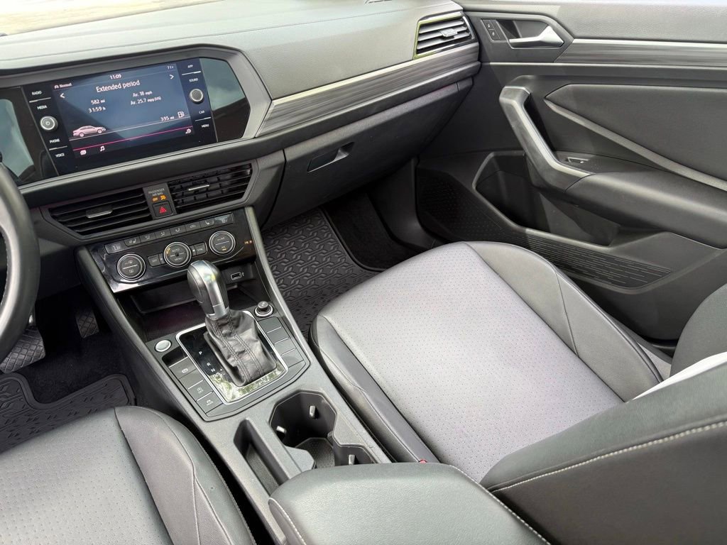 Used 2019 Volkswagen Jetta SEL w/ Cold Weather Package image 12