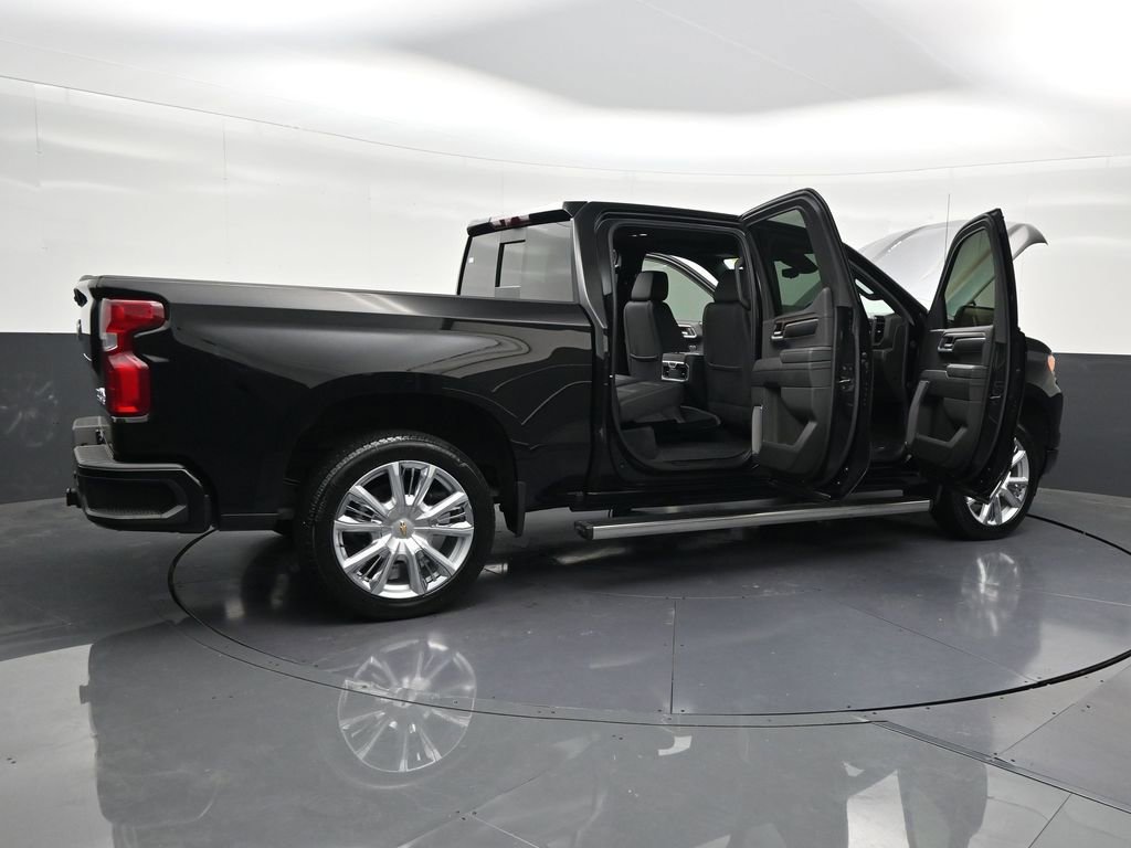 Used 2025 Chevrolet Silverado 1500 High Country AWD/4WD image 35