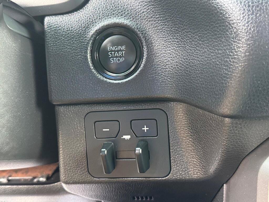 Certified 2025 Toyota Tundra SR5 AWD/4WD image 15