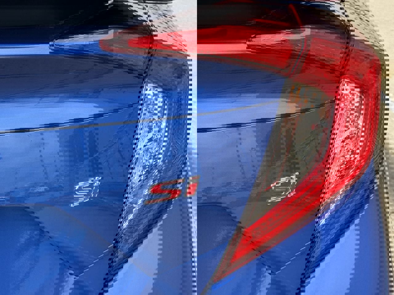 Used 2018 Honda Civic Si image 12