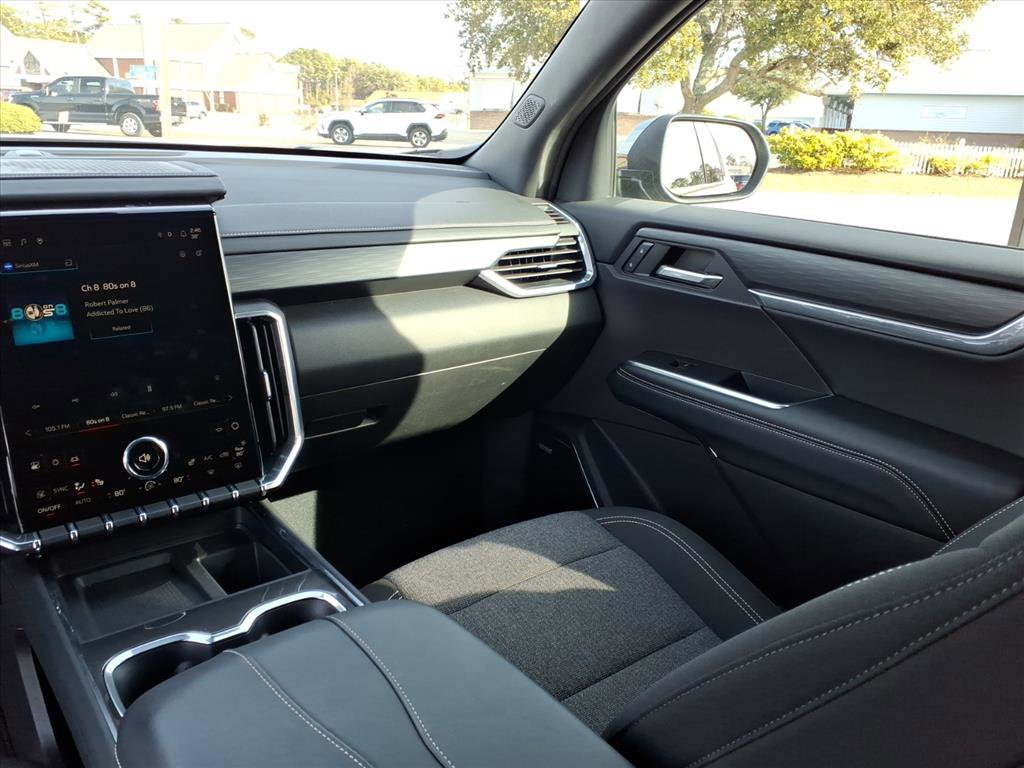 Used 2025 GMC Acadia Elevation image 13