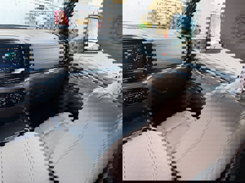 Used 2024 Chevrolet Silverado 3500 LTZ w/ LTZ Convenience Package image 19