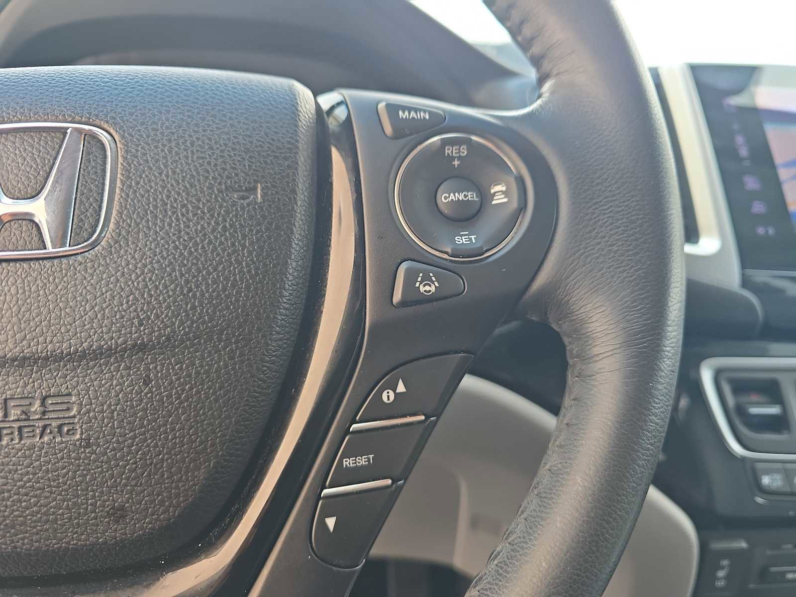 Used 2017 Honda Pilot Touring image 25