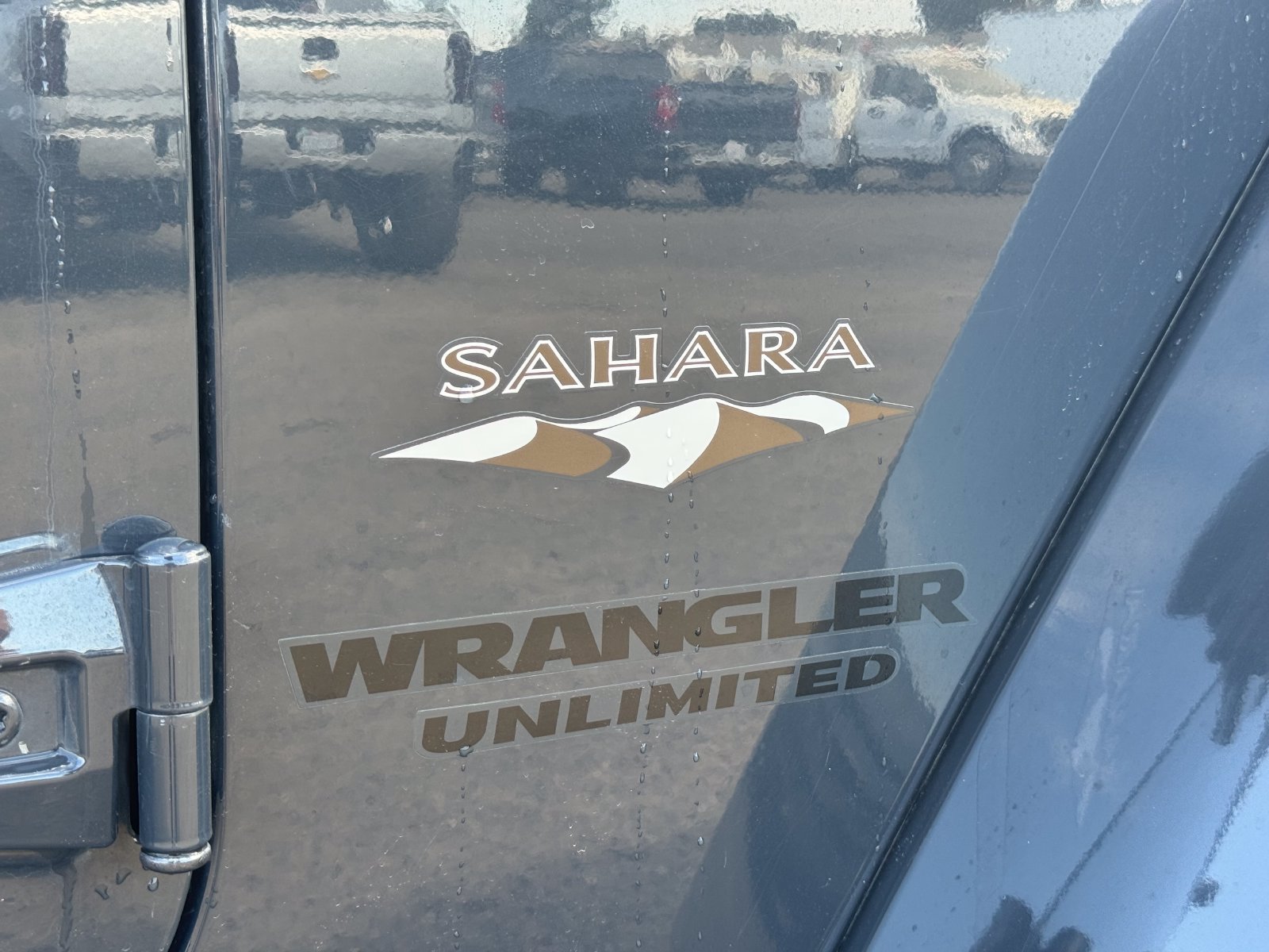 Used 2016 Jeep Wrangler Unlimited Sahara w/ Connectivity Group AWD/4WD image 5