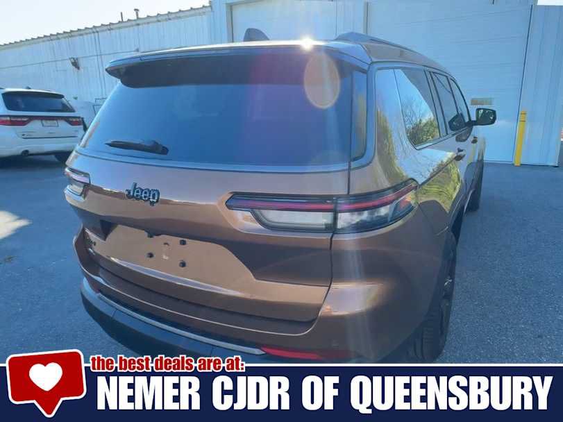New 2026 Jeep Grand Cherokee L Limited w/ Limited Altitude Package AWD/4WD image 8