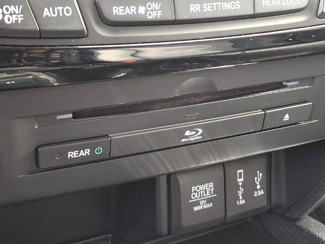 Used 2017 Honda Pilot Touring image 28