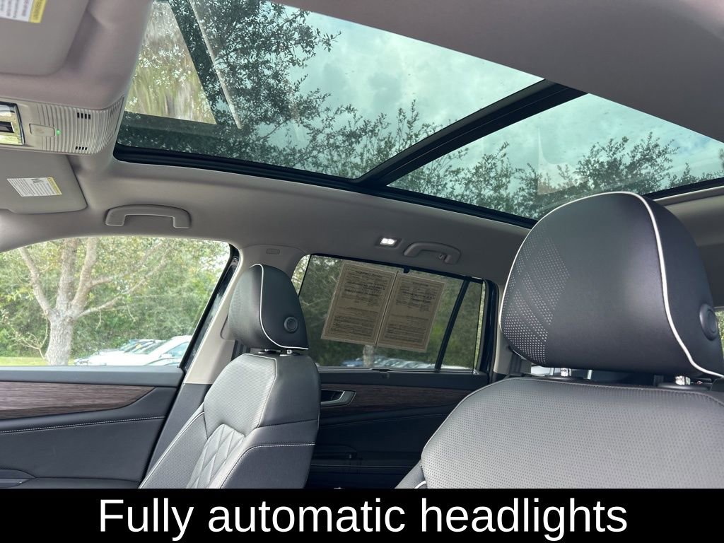 Used 2025 Volkswagen Atlas SEL Premium R-Line image 22